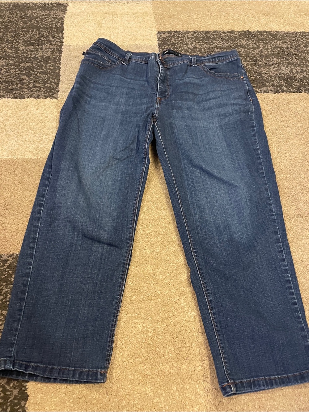 Women’s Classic Straight Blue Capris Jeans